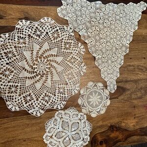 Elegant Lace Doilies Set